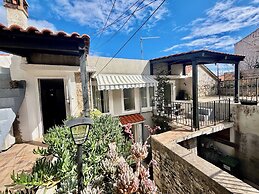 Cozy one Bedroom Apartment Pietra Storica