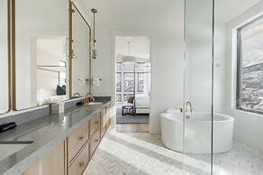 Amanti Lago by Luxury Mountain