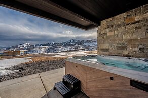 Amanti Lago by Luxury Mountain