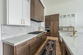 Amanti Lago by Luxury Mountain