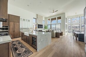 Amanti Lago by Luxury Mountain