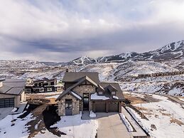 Amanti Lago by Luxury Mountain