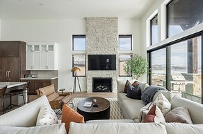 Amanti Lago by Luxury Mountain