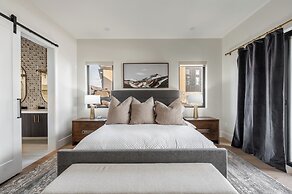 Amanti Lago by Luxury Mountain