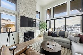 Amanti Lago by Luxury Mountain