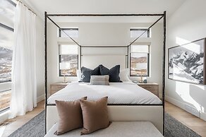 Amanti Lago by Luxury Mountain