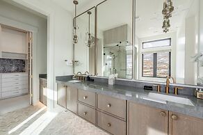 Amanti Lago by Luxury Mountain