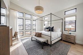 Amanti Lago by Luxury Mountain