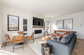 Amanti Lago by Luxury Mountain