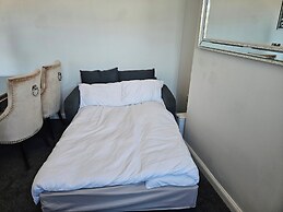 Telford Tranquility Apartment Flat 3 for 4 Guests