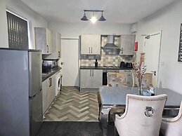 Telford Tranquility Apartment Flat 3 for 4 Guests