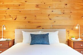Secluded w/ Deck Views, Hot Tub, & Ping Pong Hudson in the Berks by Av