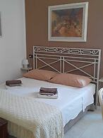 DUETERRE ROOM & HOST
