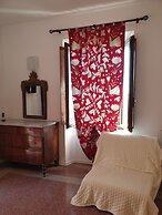 DUETERRE ROOM & HOST