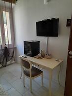 DUETERRE ROOM & HOST