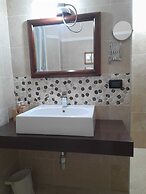 DUETERRE ROOM & HOST