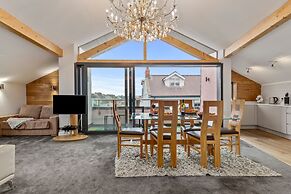 Billycan Penthouse - Tenby Town Centre