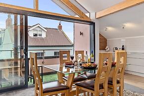 Billycan Penthouse - Tenby Town Centre