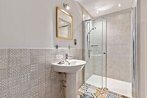 Billycan Penthouse - Tenby Town Centre