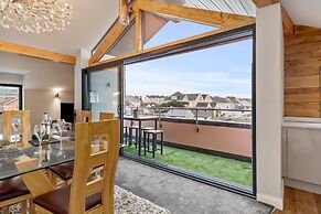Billycan Penthouse - Tenby Town Centre