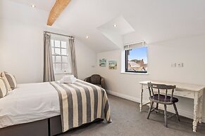 Billycan Penthouse - Tenby Town Centre