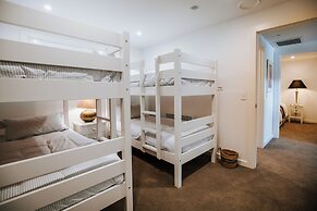 Nautilus - Sleeps 8 - Lake Views