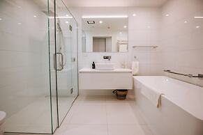 Nautilus - Sleeps 8 - Lake Views