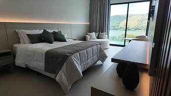 COLLEGARE HOTEL