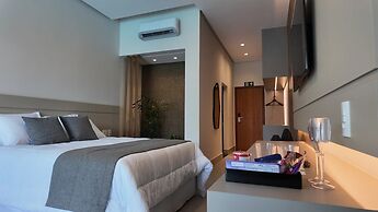 COLLEGARE HOTEL