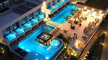 COLLEGARE HOTEL