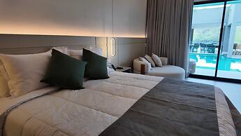 COLLEGARE HOTEL