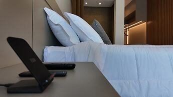 COLLEGARE HOTEL