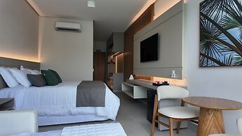 COLLEGARE HOTEL
