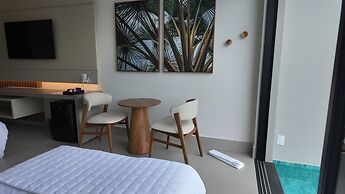 COLLEGARE HOTEL