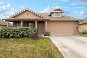 Hot Tub Foosball Fenced Yard Parking