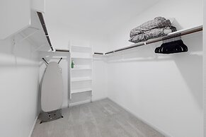 Hot Tub Foosball Fenced Yard Parking