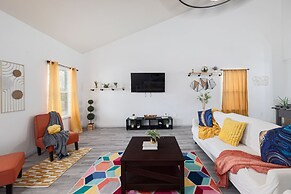 Hot Tub Foosball Fenced Yard Parking