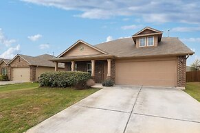 Hot Tub Foosball Fenced Yard Parking