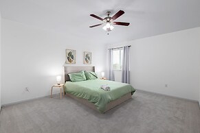 Hot Tub Foosball Fenced Yard Parking