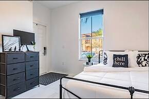 3BR Townhouse at Regal Palms: Pool & Disney Fun