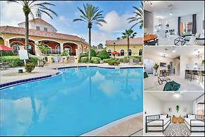 3BR Townhouse at Regal Palms: Pool & Disney Fun