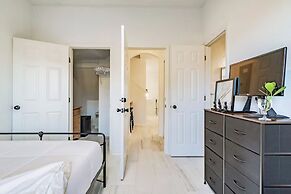 3BR Townhouse at Regal Palms: Pool & Disney Fun