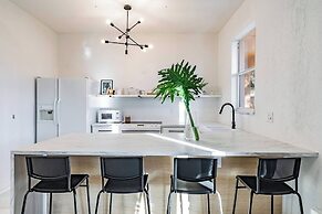 3BR Townhouse at Regal Palms: Pool & Disney Fun