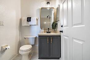 3BR Townhouse at Regal Palms: Pool & Disney Fun