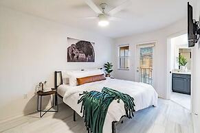 3BR Townhouse at Regal Palms: Pool & Disney Fun