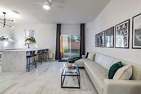 3BR Townhouse at Regal Palms: Pool & Disney Fun