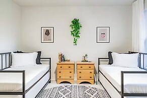 3BR Townhouse at Regal Palms: Pool & Disney Fun