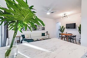 3BR Townhouse at Regal Palms: Pool & Disney Fun