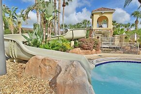 3BR Townhouse at Regal Palms: Pool & Disney Fun