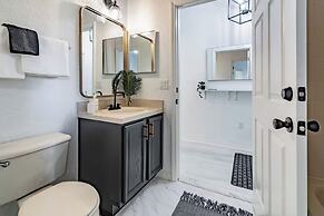 3BR Townhouse at Regal Palms: Pool & Disney Fun